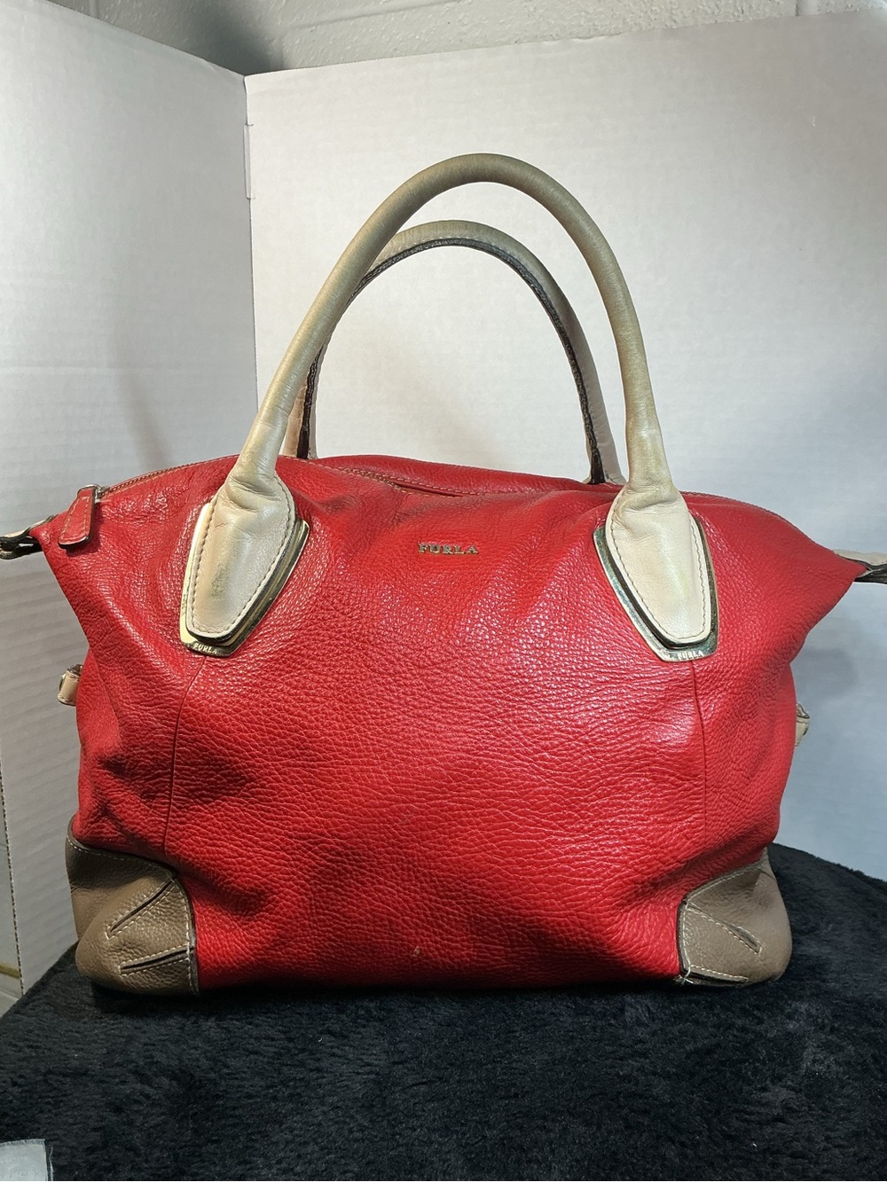 FURLA Red Pebbled Leather Satchel Tote Bag Two-Tone Brown Trim Cloche Base Feet
